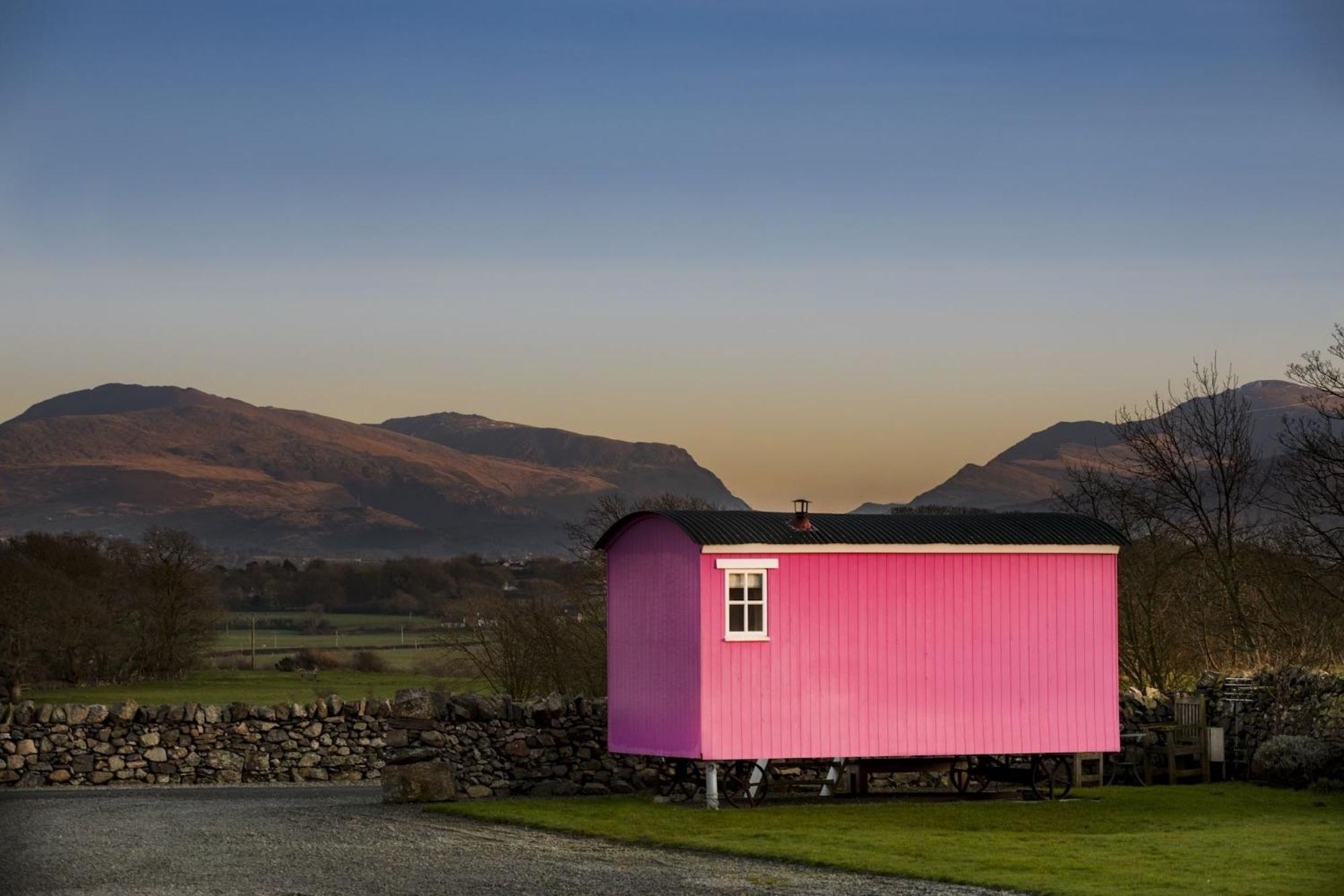 The Outbuildings Villa Newborough  Buitenkant foto