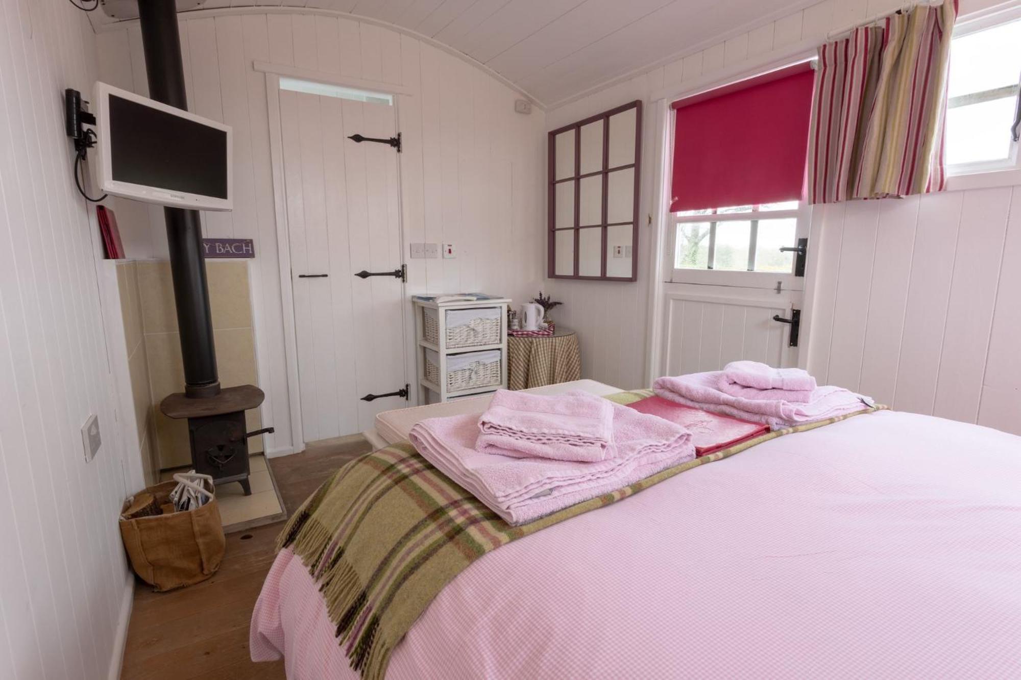 The Outbuildings Villa Newborough  Buitenkant foto