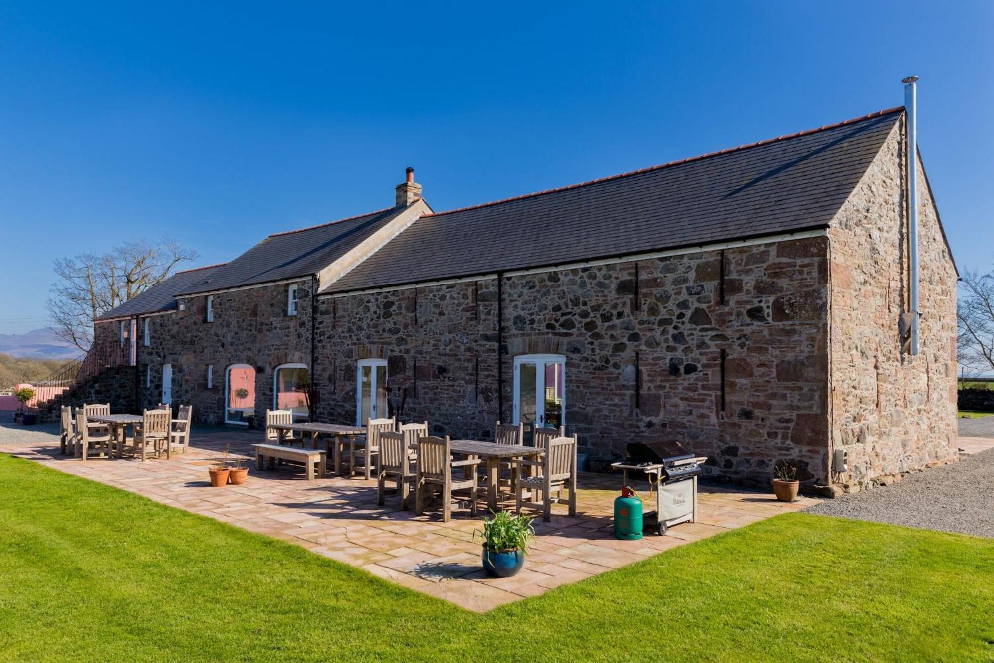 The Outbuildings Villa Newborough  Buitenkant foto